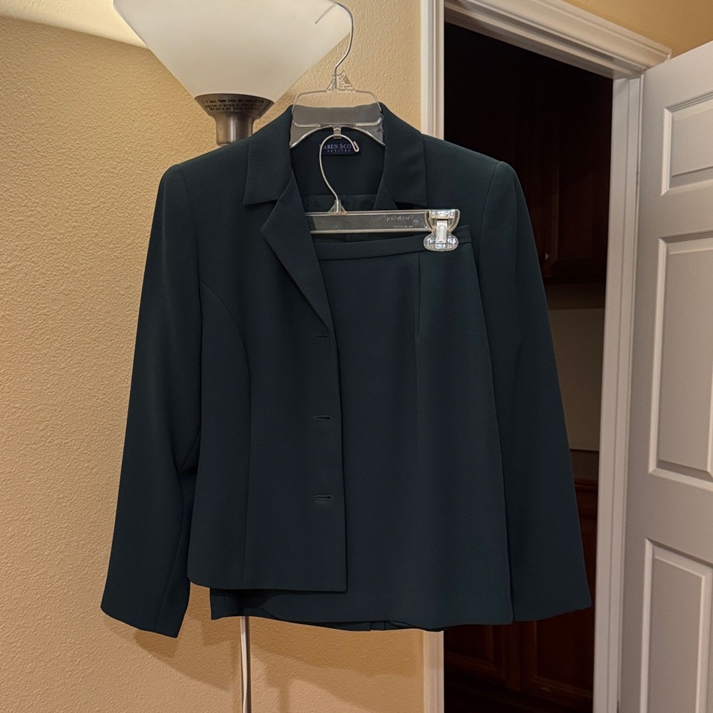 Karen Scott Women's Deep Green Blazer and Skirt Set